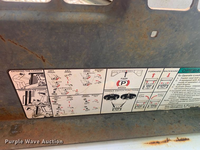 image for item LH9628 2003 Bobcat S130  skid steer loader