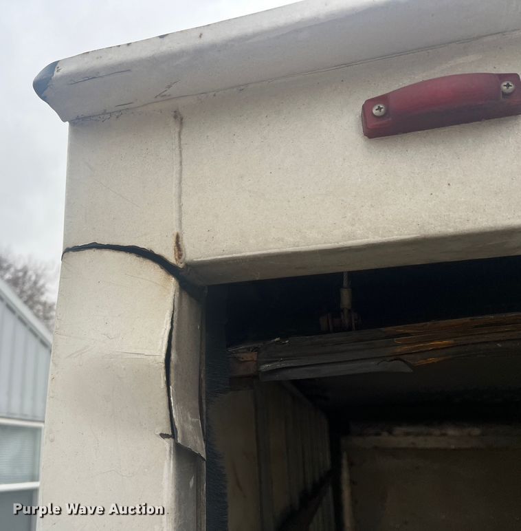 image for item LI9548 2005 Morgan PVFD79-16B05  box bed