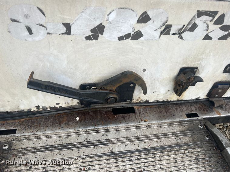 image for item LI9548 2005 Morgan PVFD79-16B05  box bed