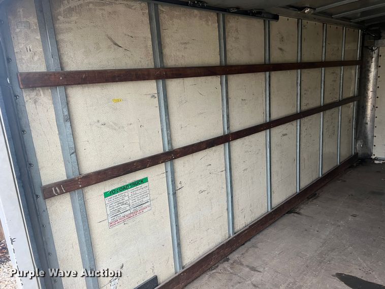 image for item LI9548 2005 Morgan PVFD79-16B05  box bed