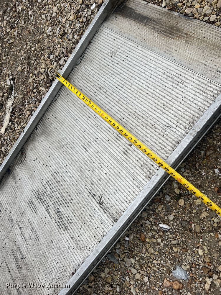 image for item LI9548 2005 Morgan PVFD79-16B05  box bed