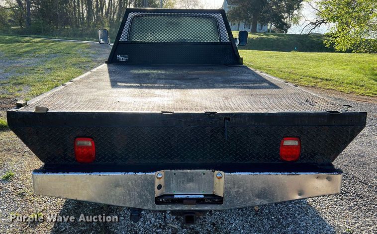 image for item LI9633 1988 Ford F450 XL  flatbed truck