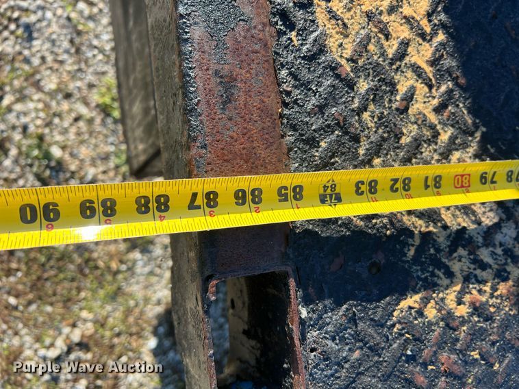 image for item LI9633 1988 Ford F450 XL  flatbed truck