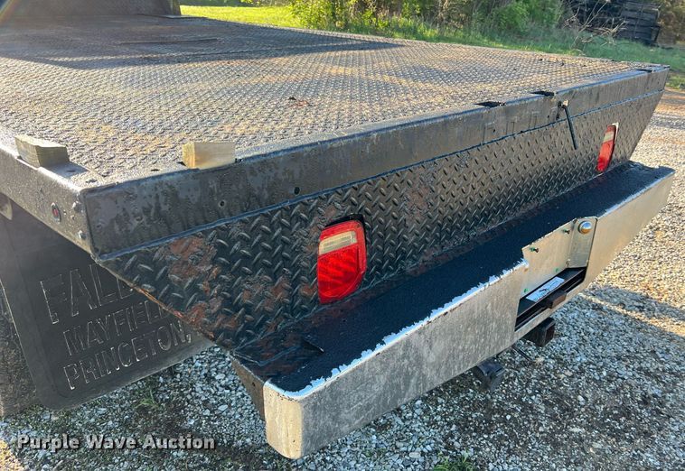 image for item LI9633 1988 Ford F450 XL  flatbed truck