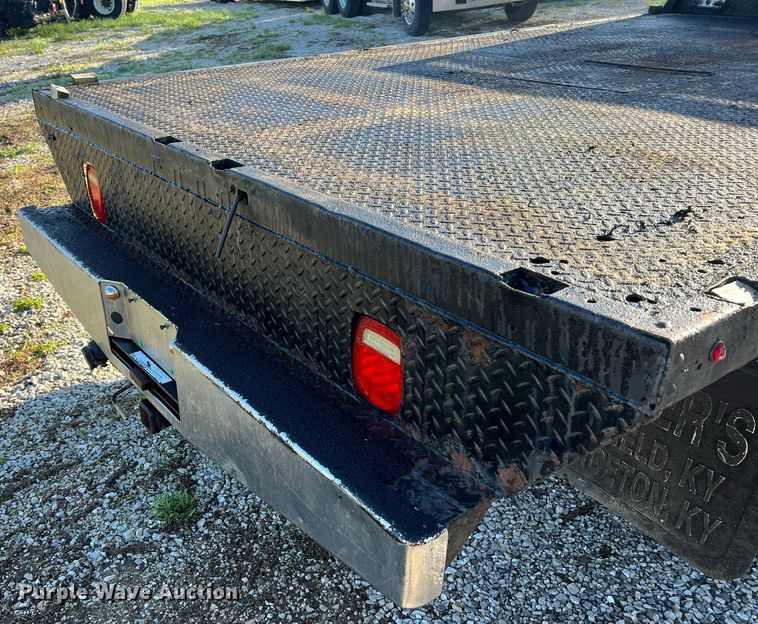 image for item LI9633 1988 Ford F450 XL  flatbed truck