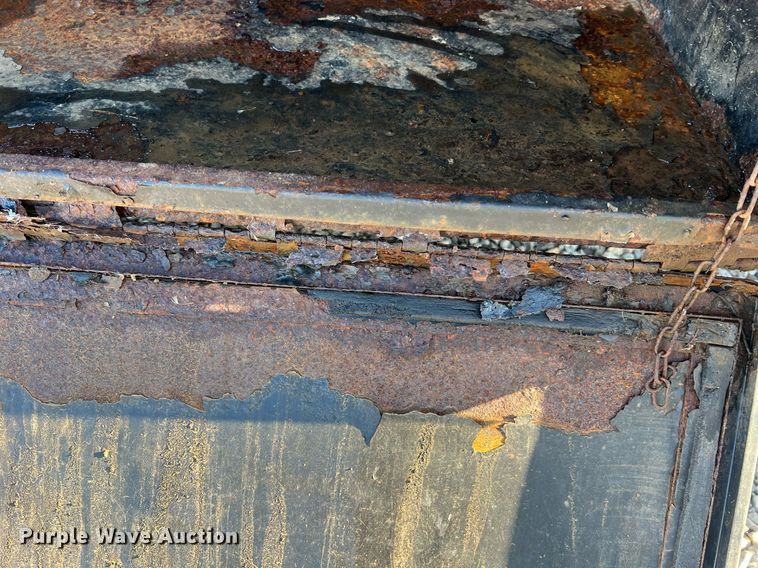 image for item LI9633 1988 Ford F450 XL  flatbed truck