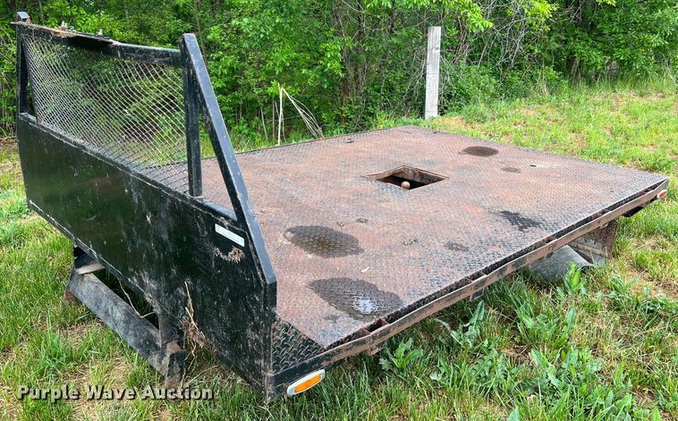 image for item LI9678 Flatbed