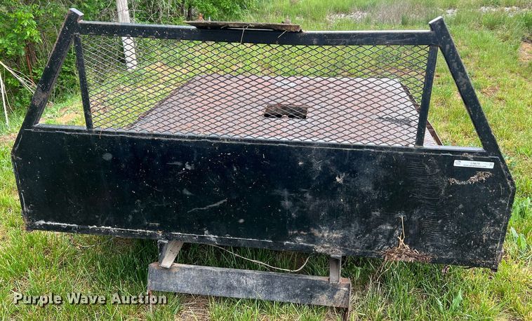 image for item LI9678 Flatbed