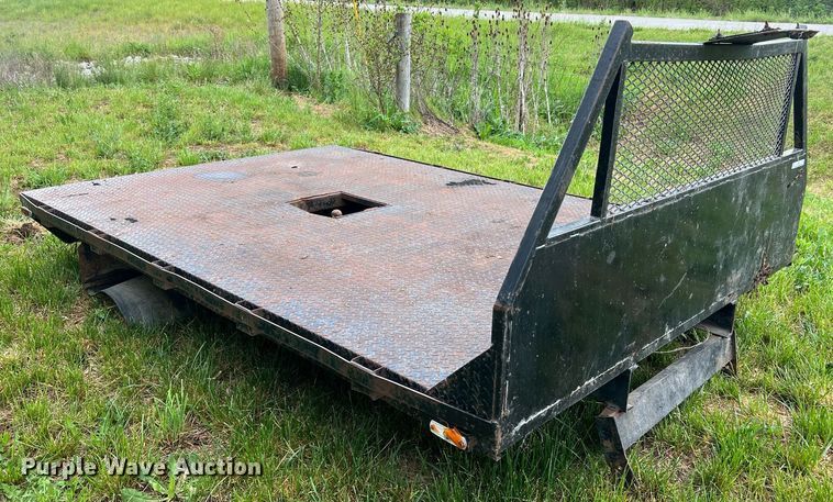 image for item LI9678 Flatbed