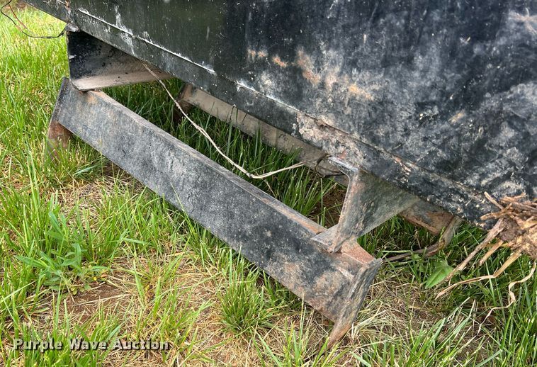 image for item LI9678 Flatbed