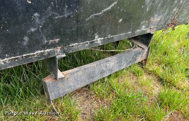 image for item LI9678 Flatbed