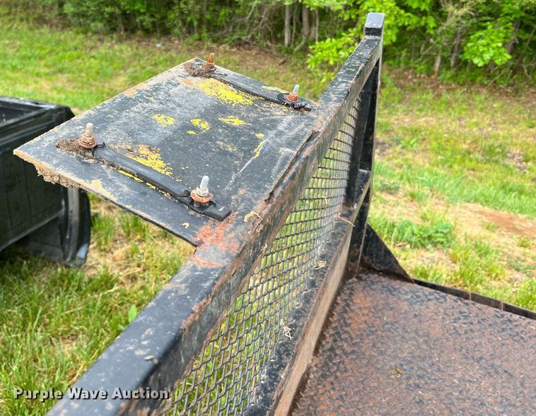 image for item LI9678 Flatbed