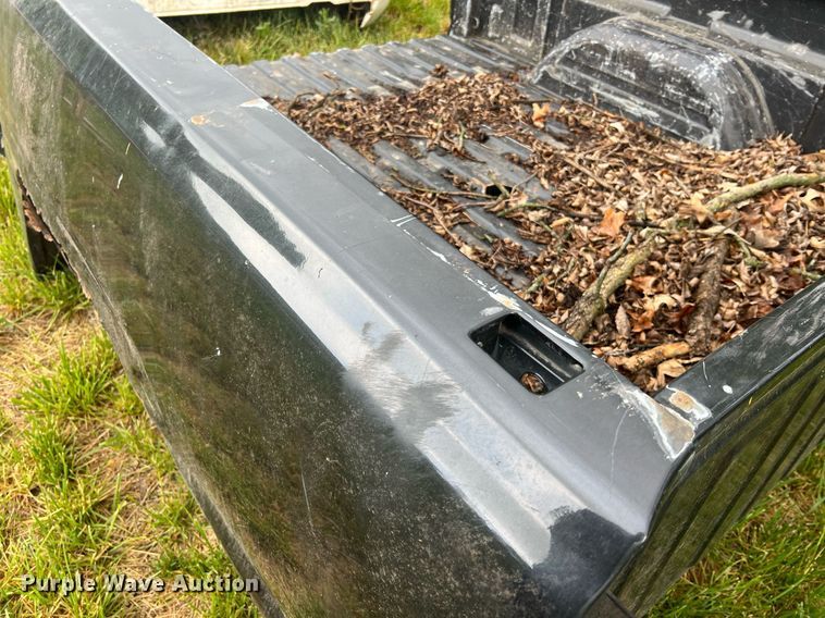 image for item LI9679 Pickup truck bed
