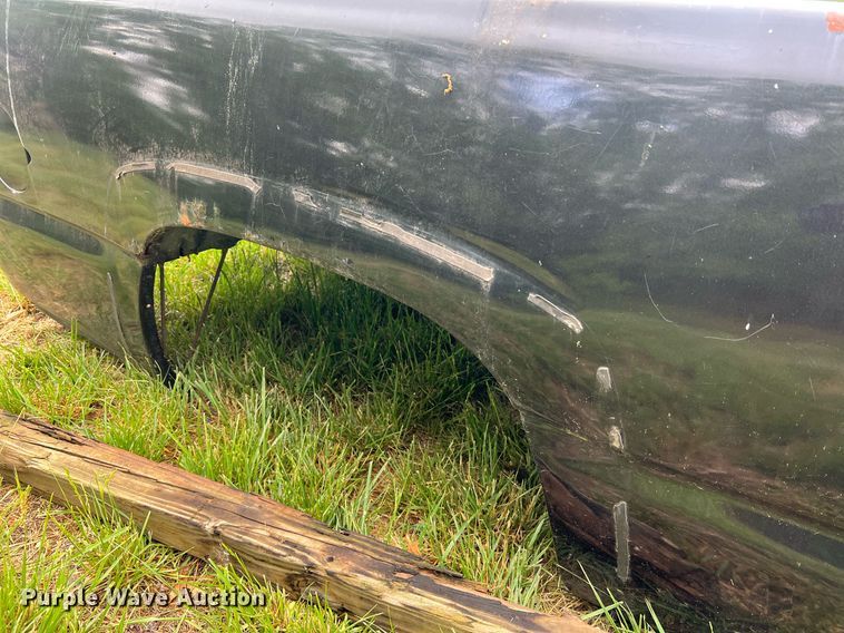 image for item LI9679 Pickup truck bed