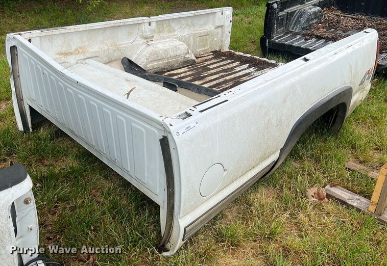 image for item LI9680 Pickup truck bed