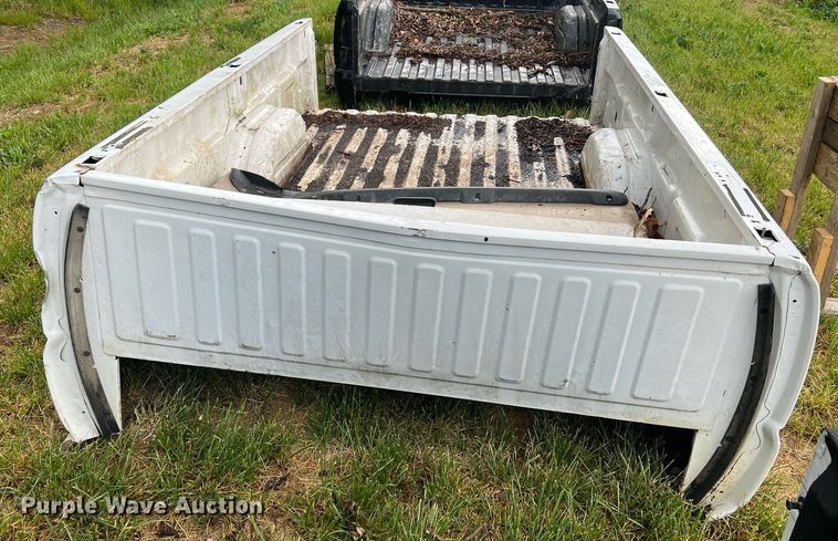 image for item LI9680 Pickup truck bed