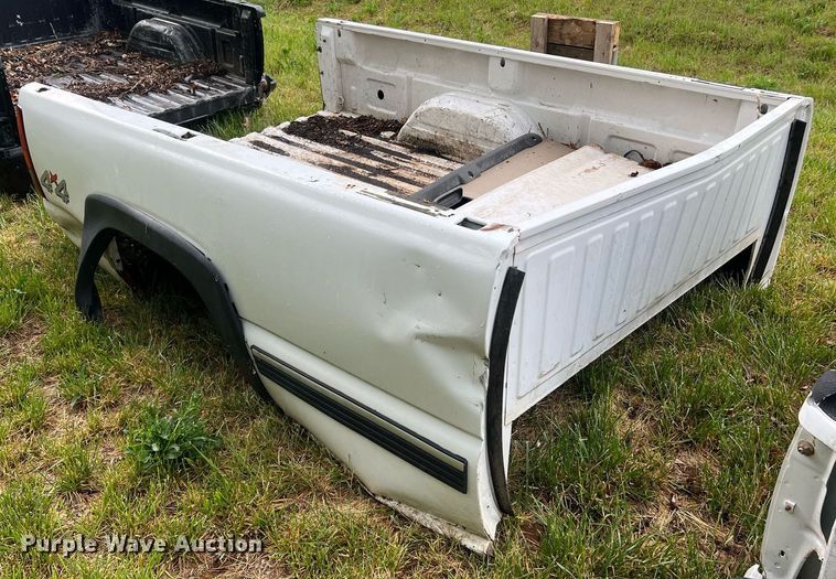 image for item LI9680 Pickup truck bed