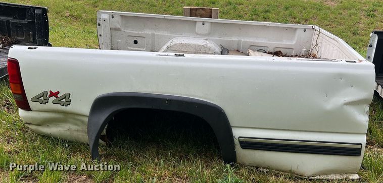 image for item LI9680 Pickup truck bed