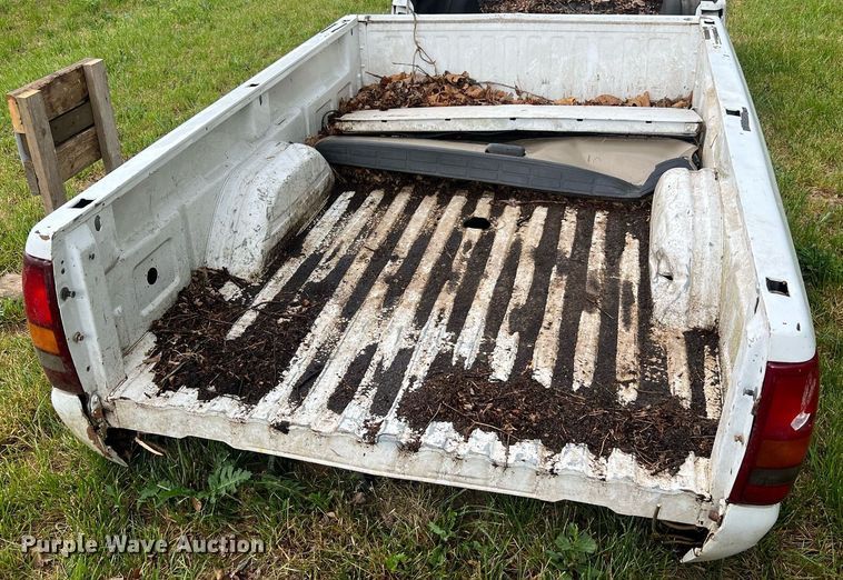 image for item LI9680 Pickup truck bed