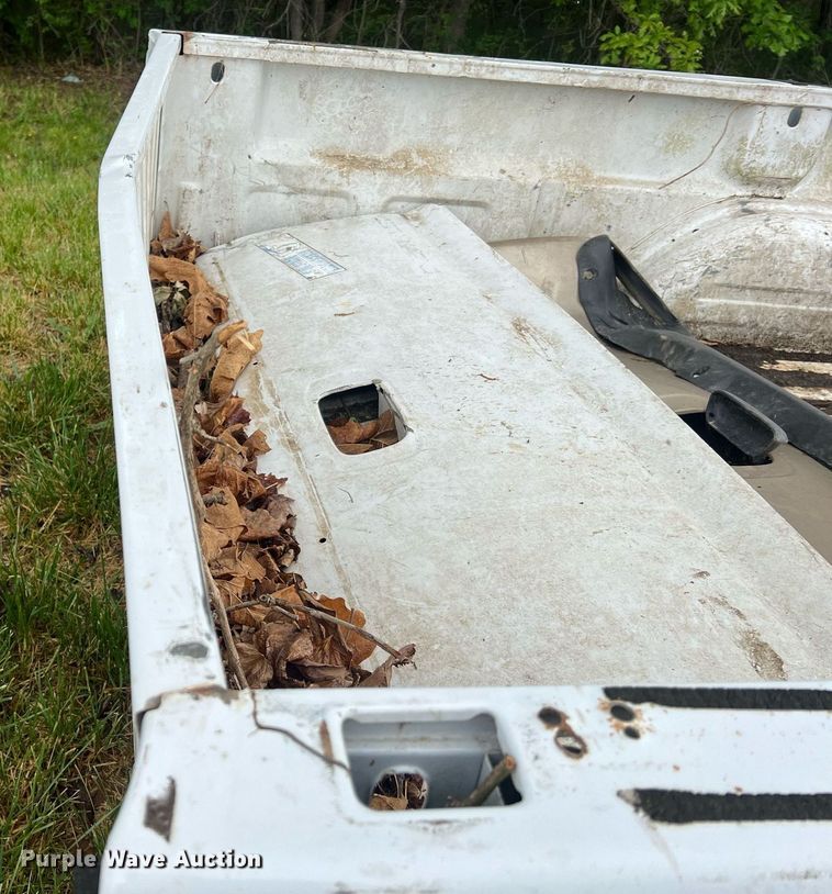 image for item LI9680 Pickup truck bed