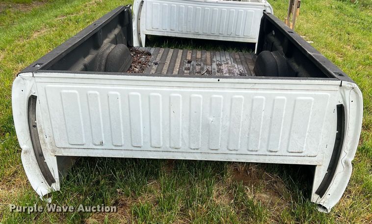 image for item LI9681 Pickup truck bed