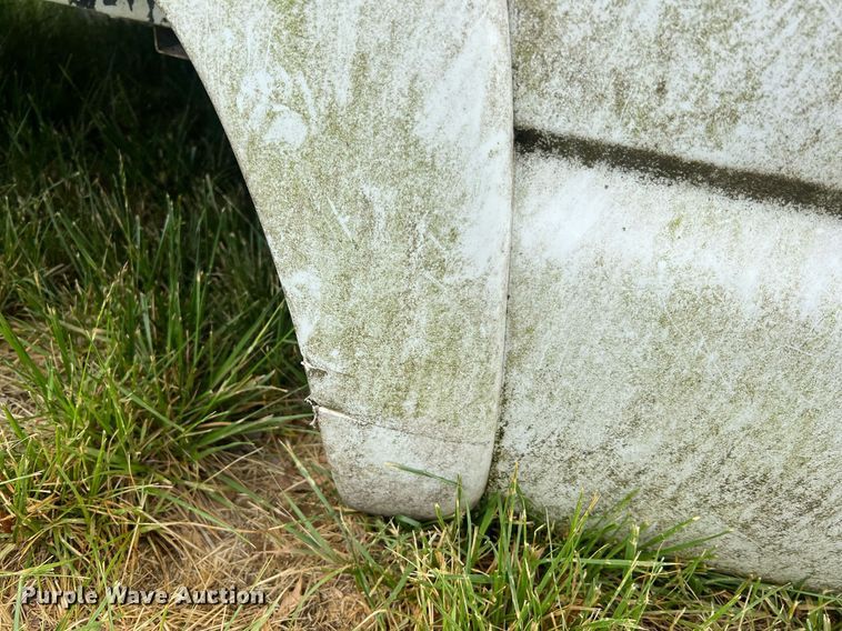 image for item LI9681 Pickup truck bed