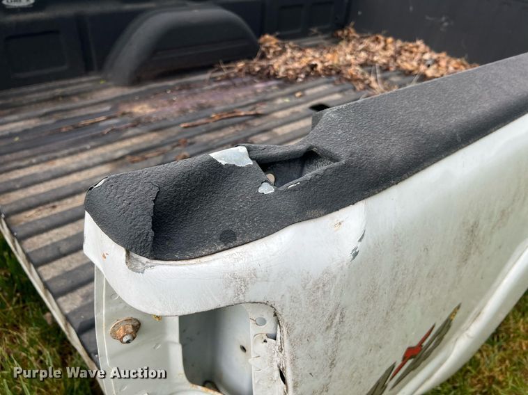 image for item LI9681 Pickup truck bed