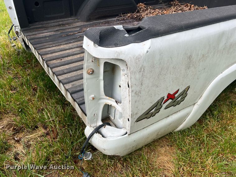 image for item LI9681 Pickup truck bed