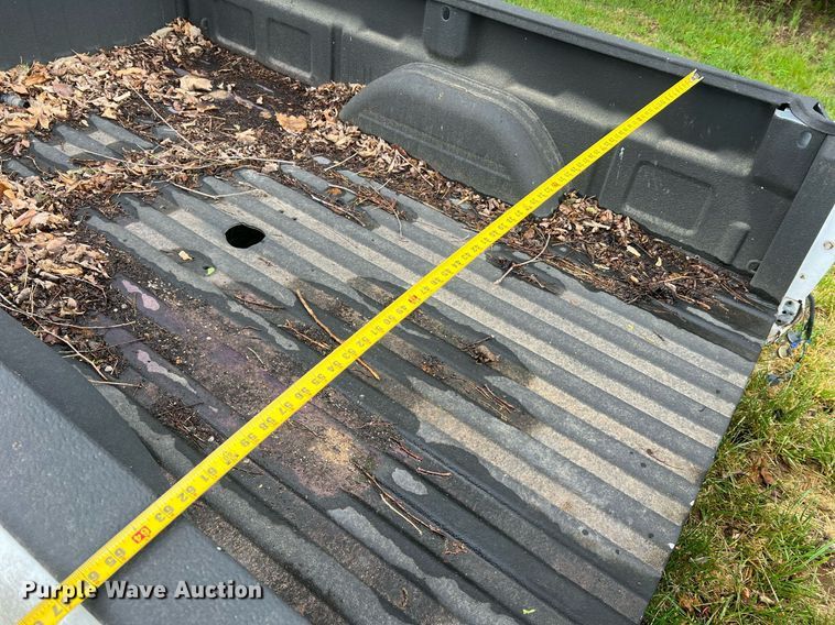 image for item LI9681 Pickup truck bed