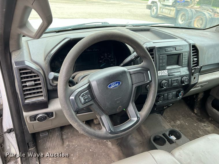 image for item LI9688 2017 Ford F150 XL  SuperCrew pickup truck