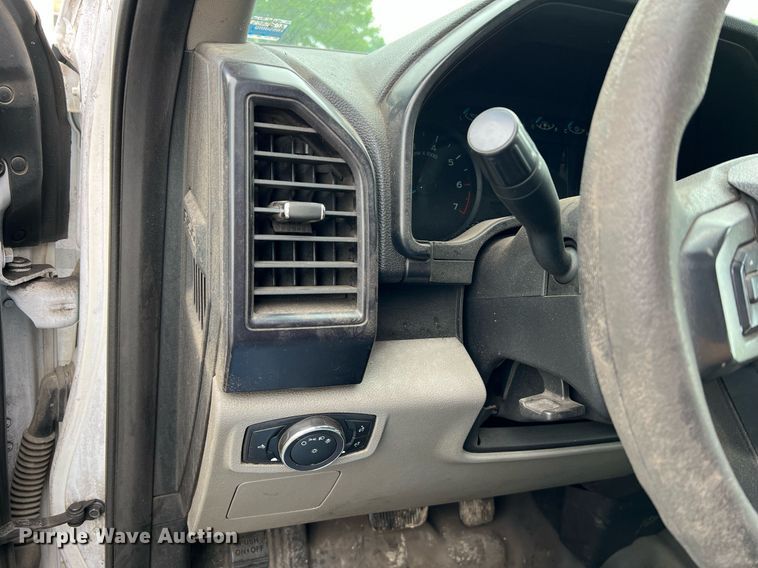 image for item LI9688 2017 Ford F150 XL  SuperCrew pickup truck