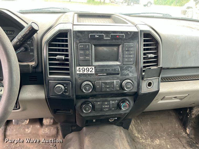 image for item LI9688 2017 Ford F150 XL  SuperCrew pickup truck