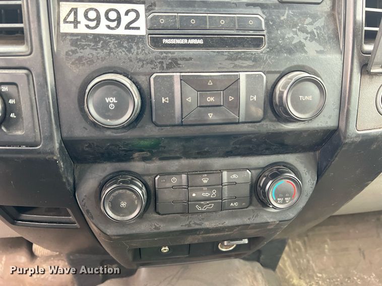 image for item LI9688 2017 Ford F150 XL  SuperCrew pickup truck