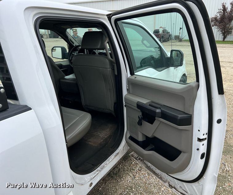 image for item LI9688 2017 Ford F150 XL  SuperCrew pickup truck