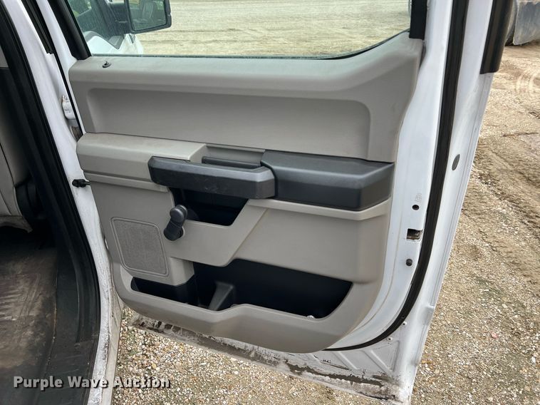 image for item LI9688 2017 Ford F150 XL  SuperCrew pickup truck