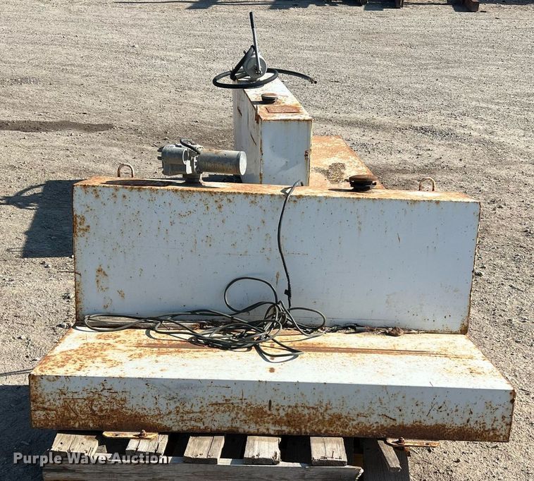 image for item LI9696 (2) auxiliary fuel tanks