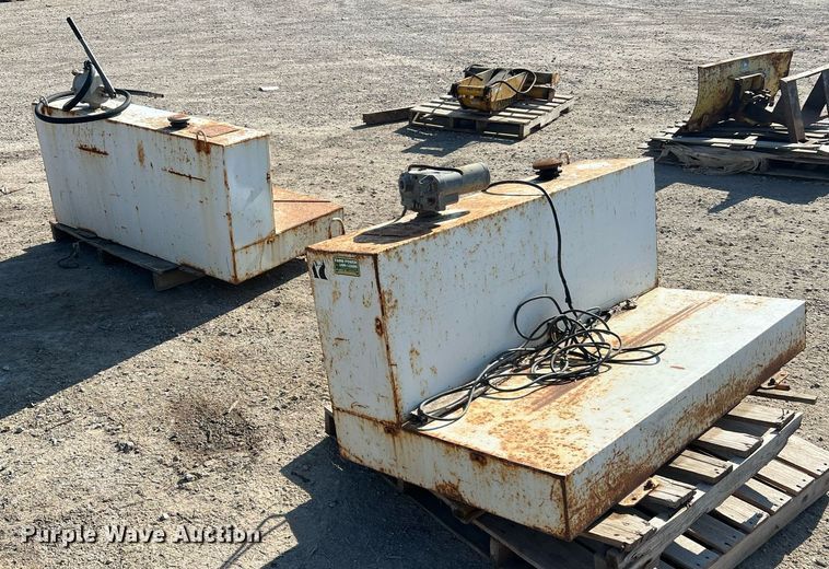 image for item LI9696 (2) auxiliary fuel tanks