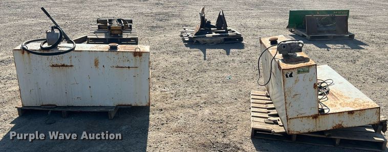 image for item LI9696 (2) auxiliary fuel tanks