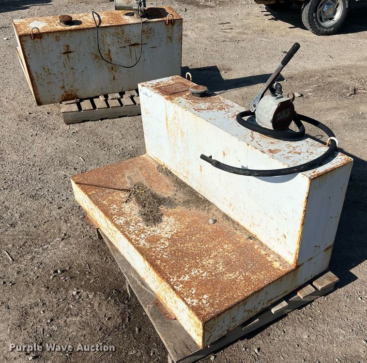 image for item LI9696 (2) auxiliary fuel tanks