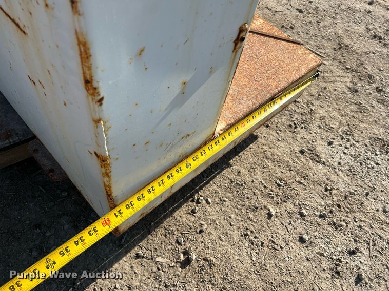 image for item LI9696 (2) auxiliary fuel tanks