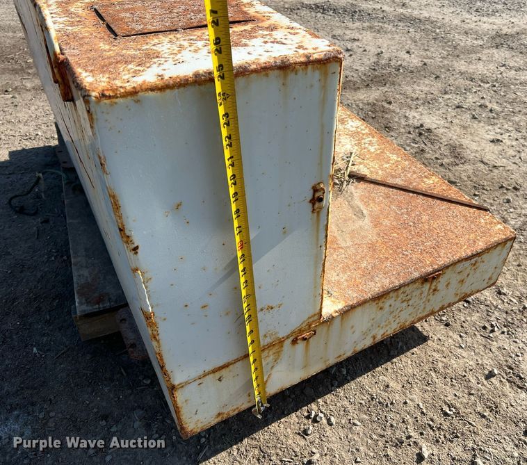 image for item LI9696 (2) auxiliary fuel tanks