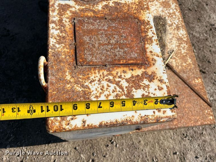 image for item LI9696 (2) auxiliary fuel tanks