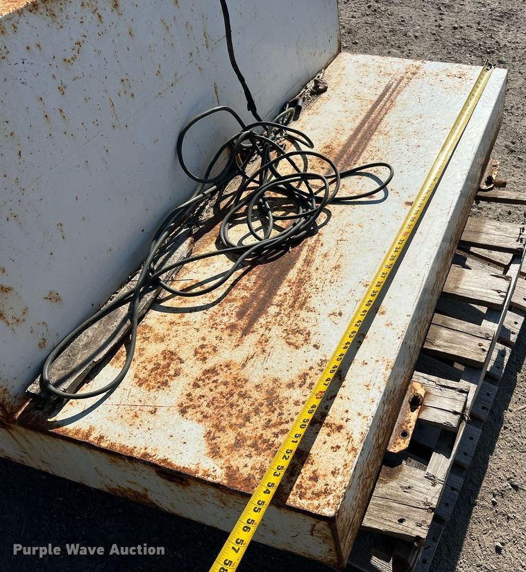 image for item LI9696 (2) auxiliary fuel tanks