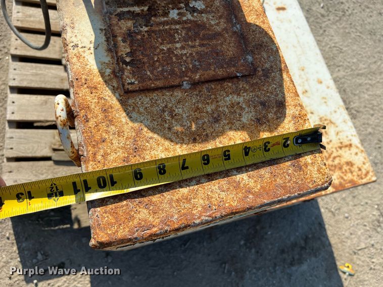 image for item LI9696 (2) auxiliary fuel tanks