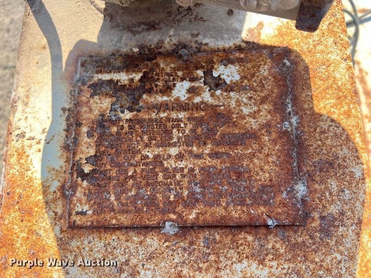 image for item LI9696 (2) auxiliary fuel tanks