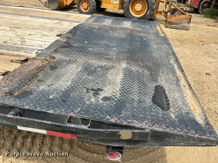 image for item LI9720 2018 Load Trail  equipment trailer