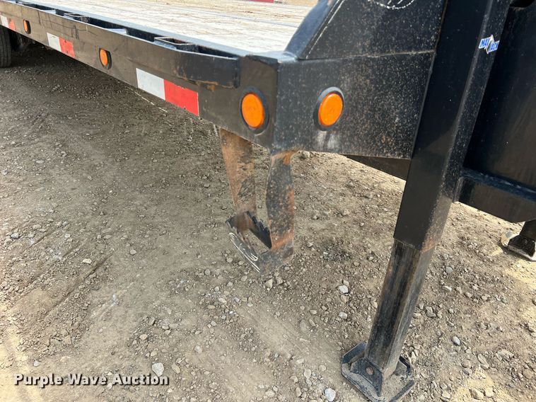 image for item LI9720 2018 Load Trail  equipment trailer