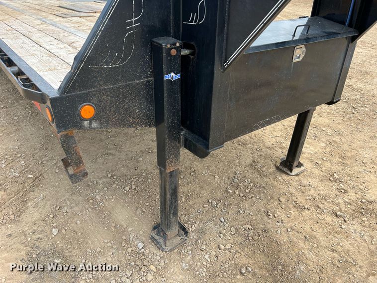 image for item LI9720 2018 Load Trail  equipment trailer