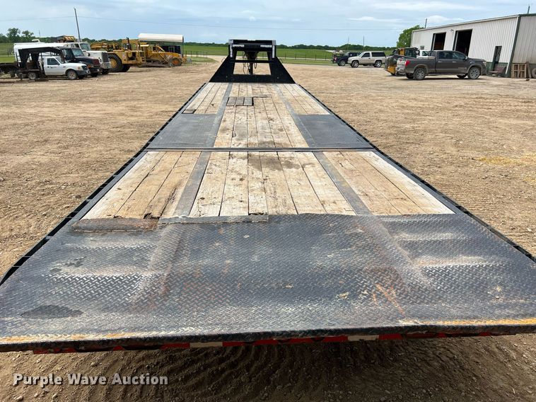 image for item LI9720 2018 Load Trail  equipment trailer
