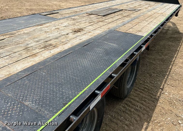 image for item LI9720 2018 Load Trail  equipment trailer